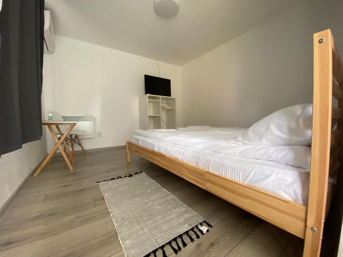 Guest house Pixel *
