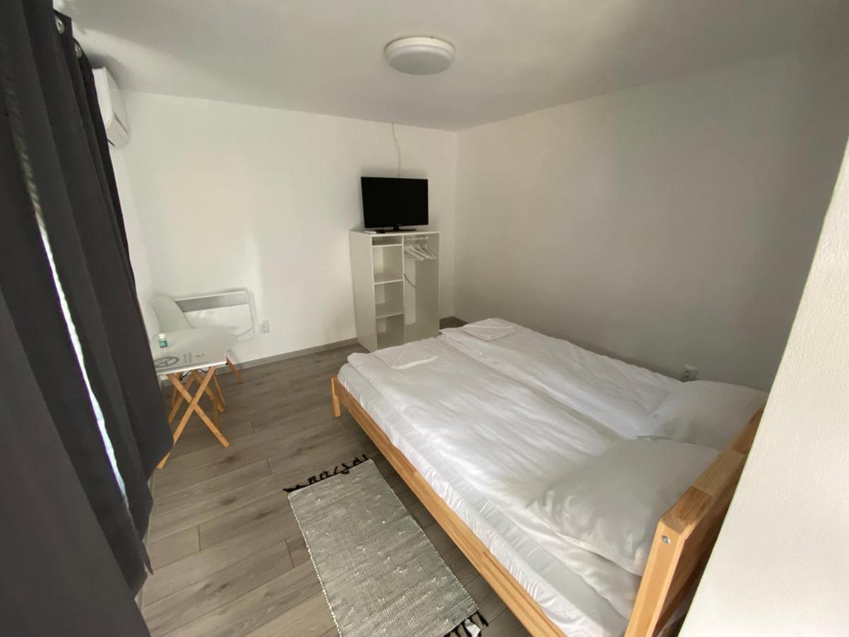 Guest house Pixel